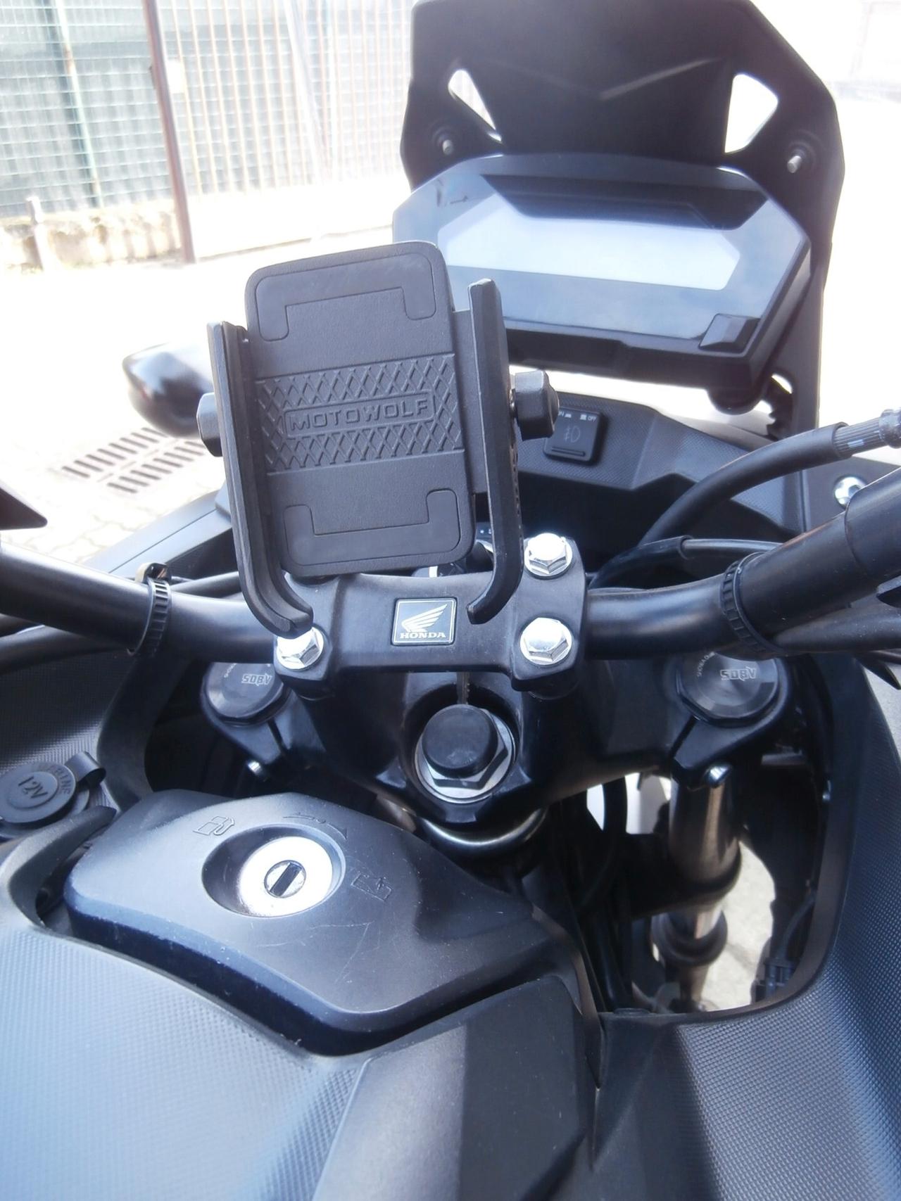 Honda NC 750 X DTC ABS Travel Edition del 2018 trapasso, tagliando e garanzia inclusi