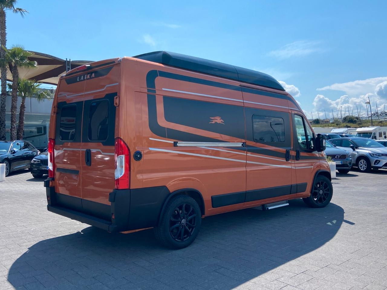 Laika Kosmo Supremo Arancio Sicilia tetto sollevabile