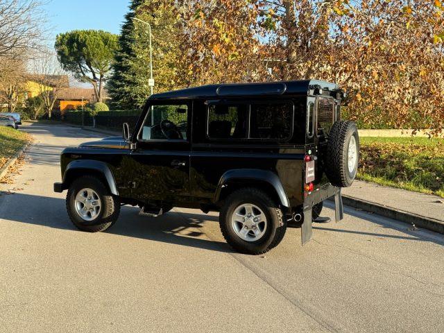 LAND ROVER Defender 90 2.2 TD4 Station Wagon S