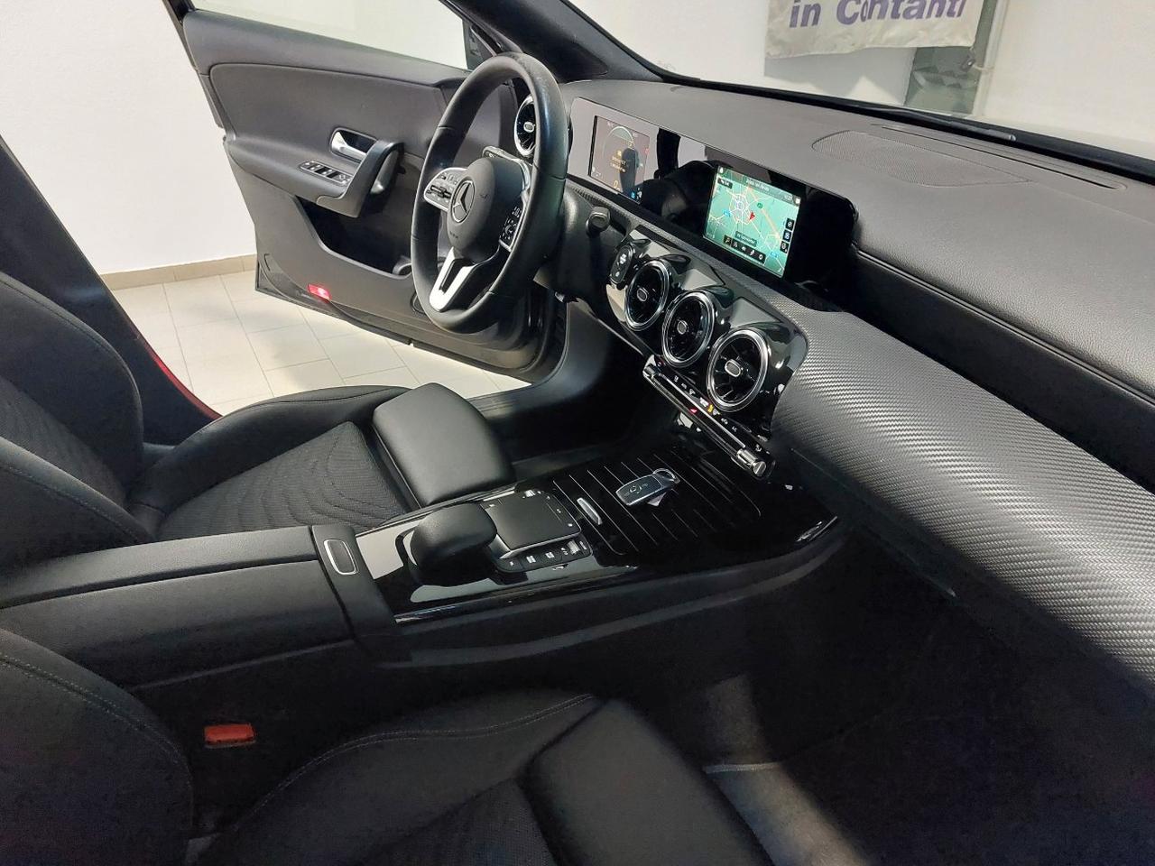 Mercedes A 180 D Business 8G-DCT