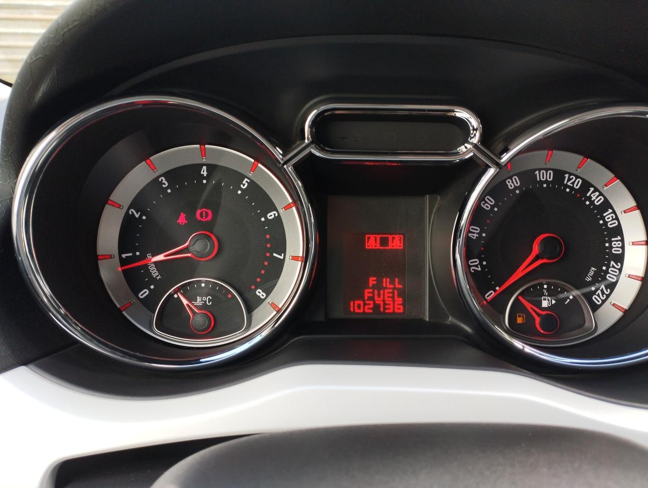 Opel Adam Rocks 1.2 70 CV