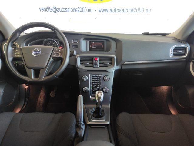 VOLVO V40 T4 Momentum