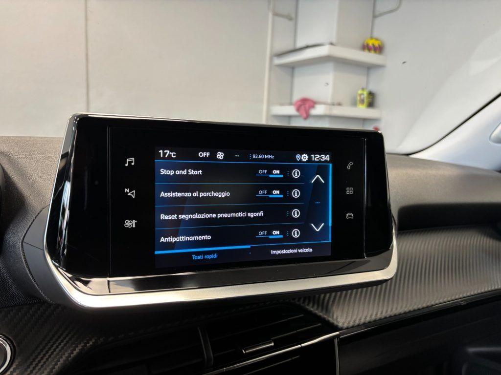 Peugeot 2008 1.5 BlueHDi Allure Navi Pack