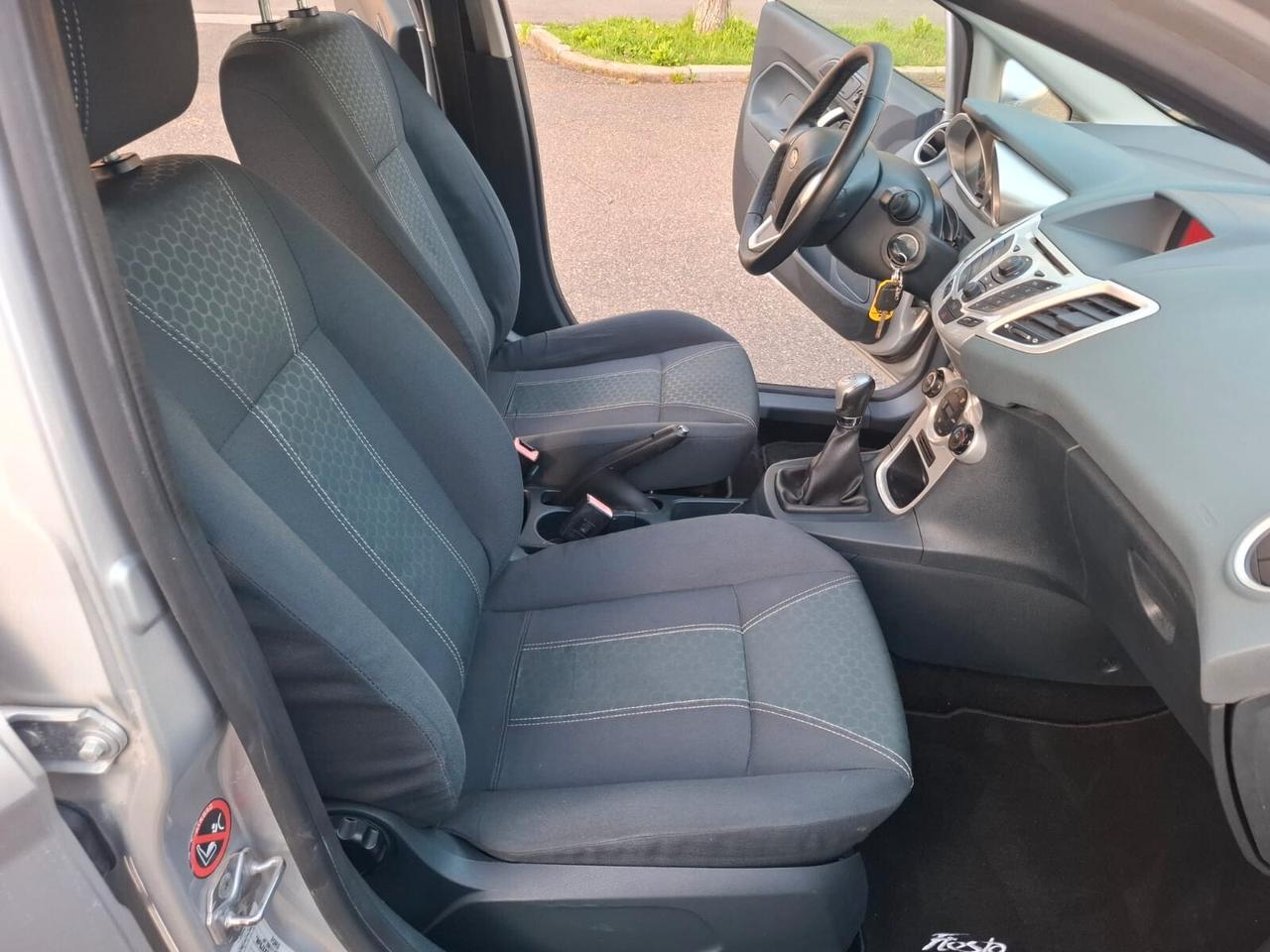 Ford Fiesta 1.2 5 porte SOLAMENTE 60.000 KM