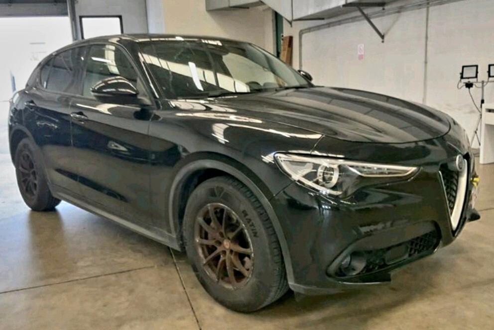 Alfa Romeo Stelvio 2.2 Turbodiesel 180 CV AT8 RWD Business