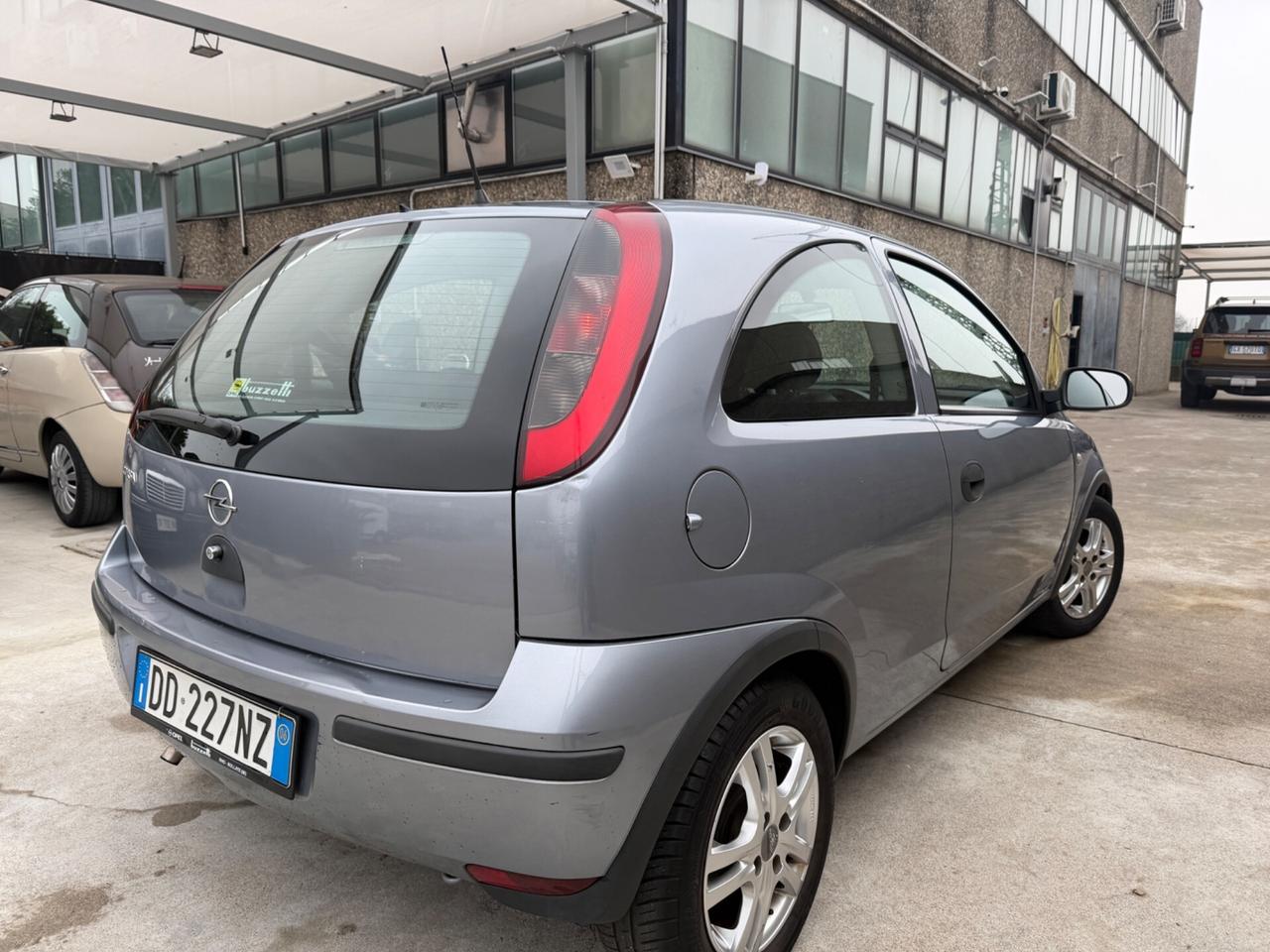 Opel Corsa 1.0i benzina euro4 unico proprietario