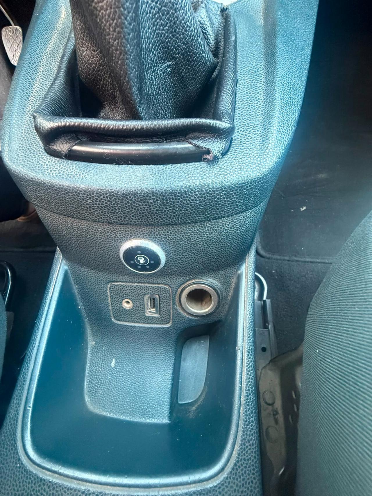 Ford Fiesta 1.4 5 porte Bz.- GPL VALIDITA' FINO AL 2032