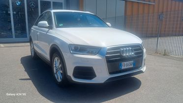 Audi Q3 2.0 TDI 150 CV S-Line Esterno