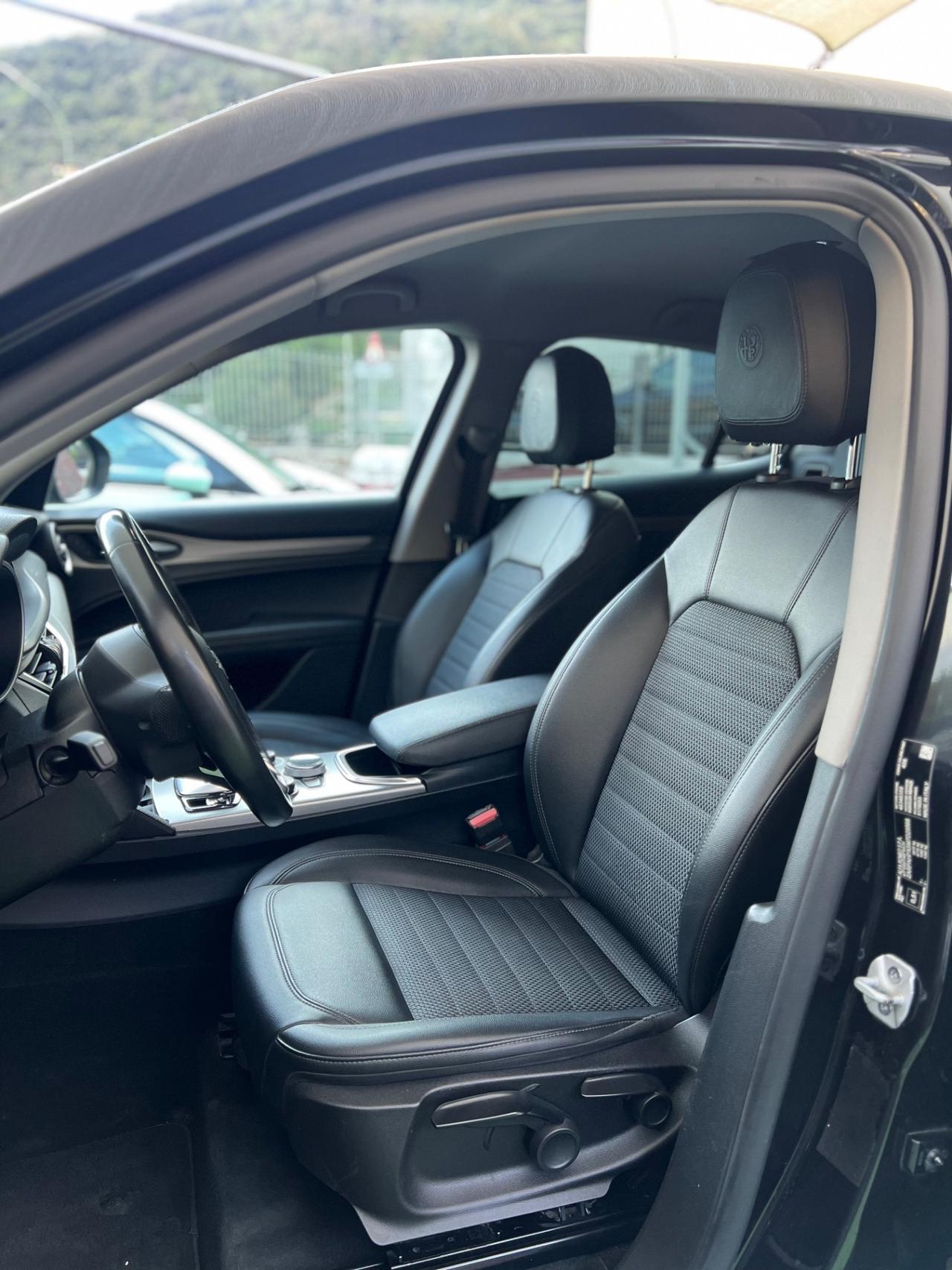 Alfa Romeo Stelvio 190 CV Q4 SPRINT Total Black Full