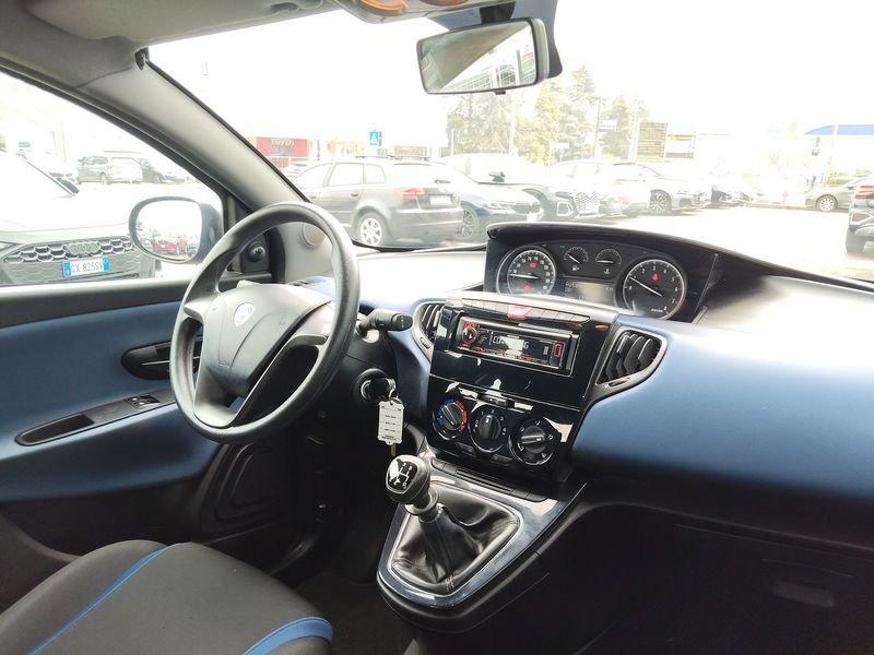 Lancia Ypsilon Ypsilon 1.2 69 CV 5 porte Silver