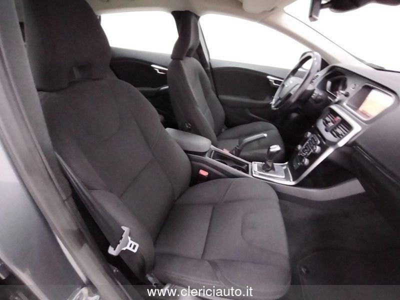 Volvo V40 D2