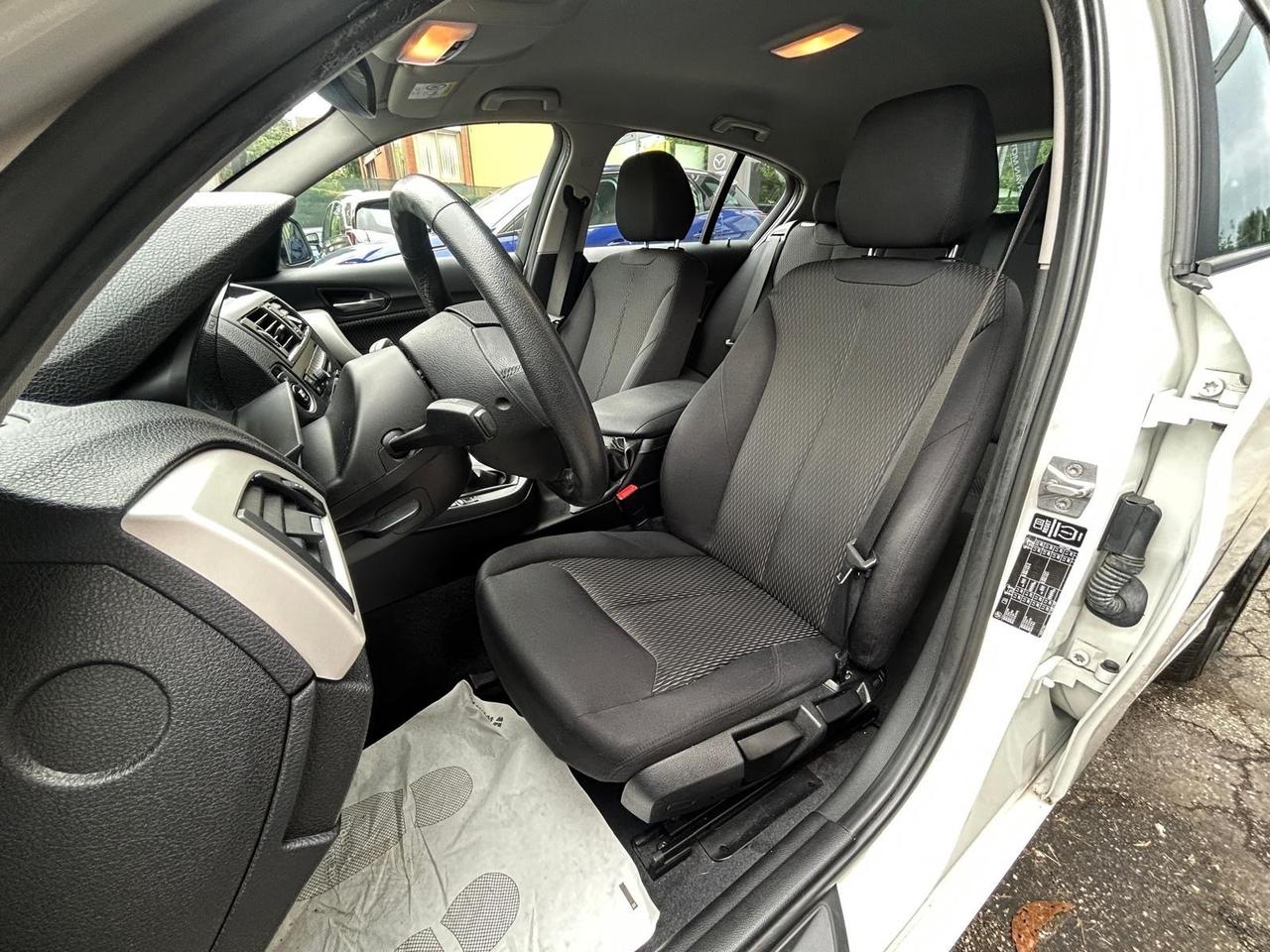 Bmw 120 120d 5p. Unique