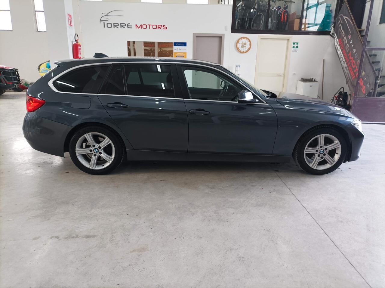 Bmw 318d Touring Luxury 143 CV - 2014