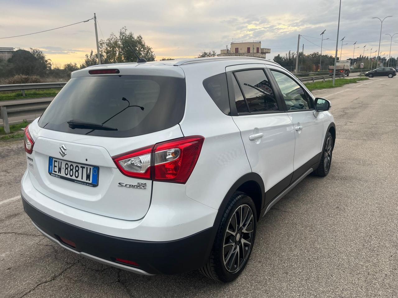 Suzuki S-Cross 1.6 DDiS Start&Stop Top Unipro 2014