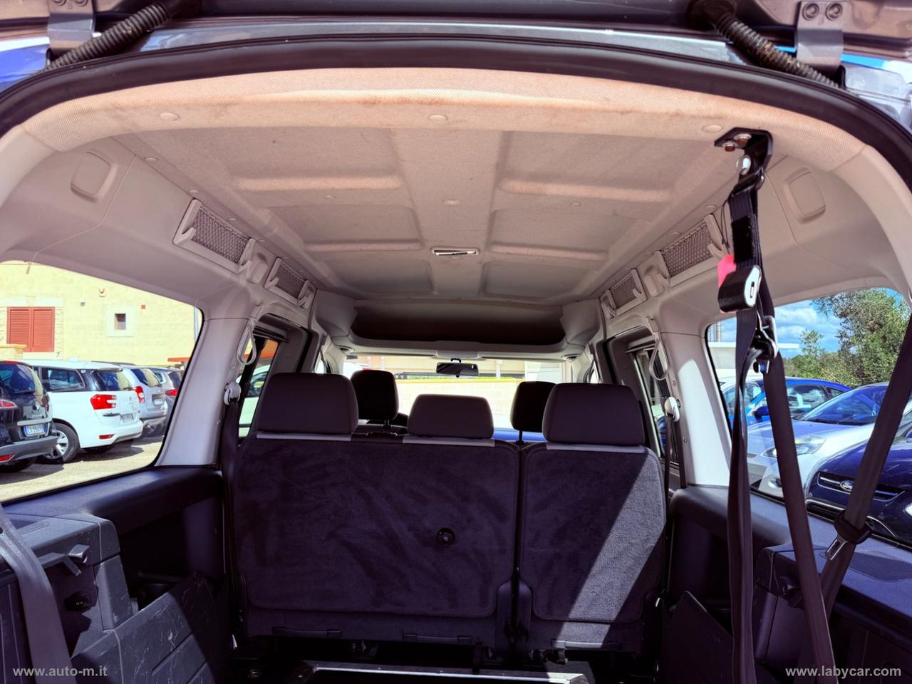 VOLKSWAGEN Caddy 1.6 TDI 102 CV Trendline Maxi CON PEDANA PER DISABILI