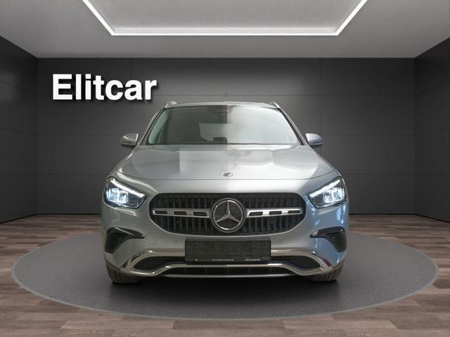 MERCEDES-BENZ GLA 180 Automatic Progressive Advanced