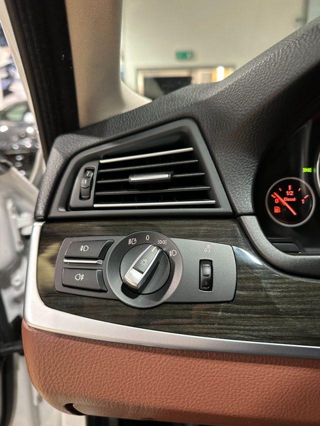 BMW 525 d xDrive Touring Luxury - 18" - Camera - Pelle