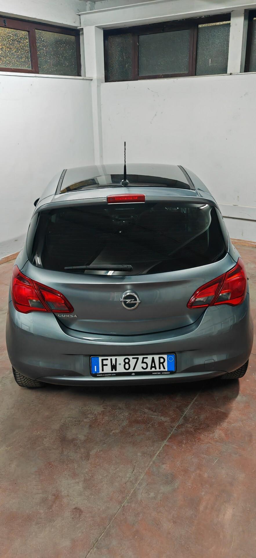 Opel Corsa 1.2 5 porte Black Edition