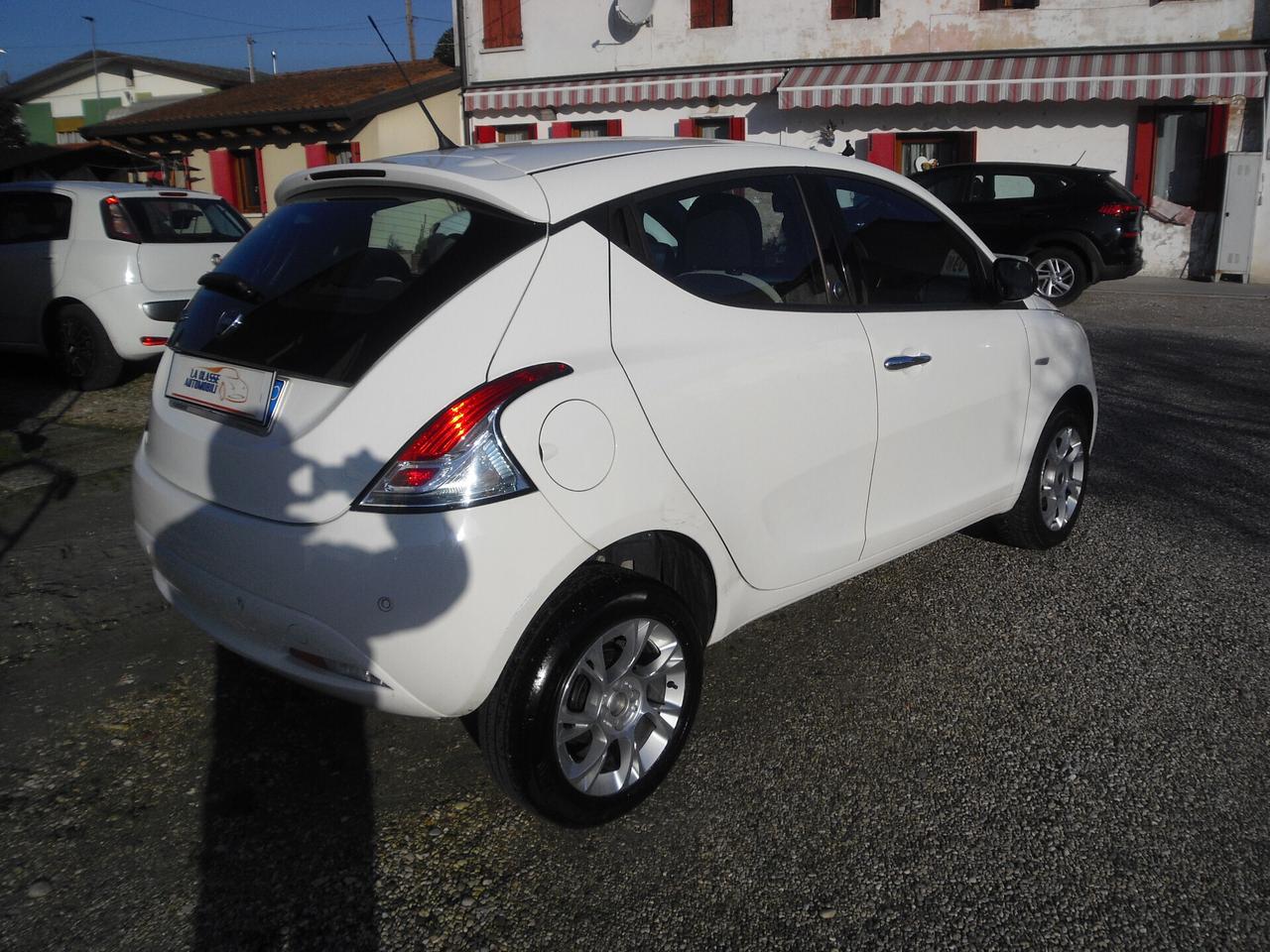 Lancia Ypsilon 1.3 MTJ 5P 95CV NEOPATENTATI SILVER