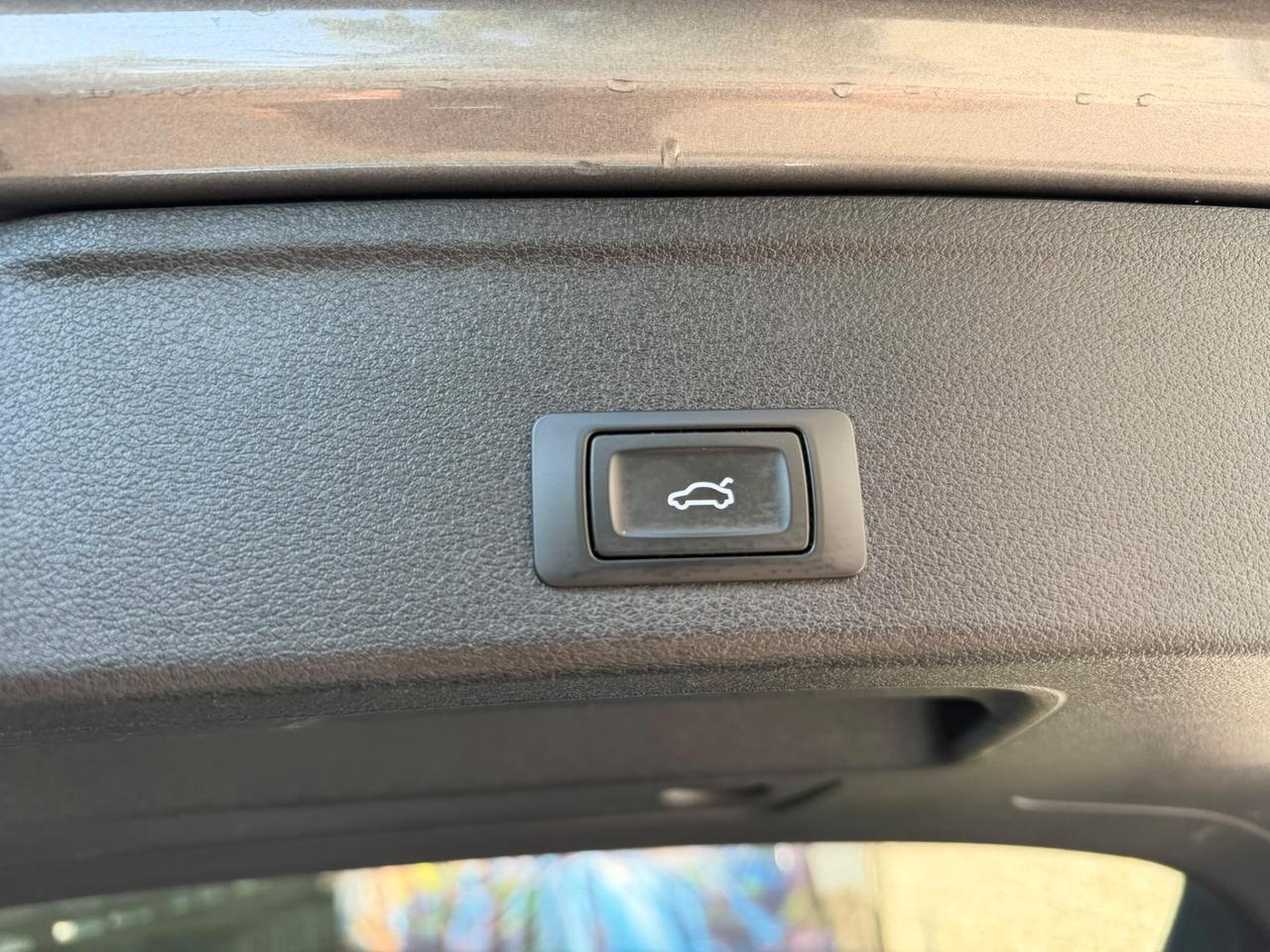 Audi A4 Avant 30 TDI/136 CV S tronic line edition