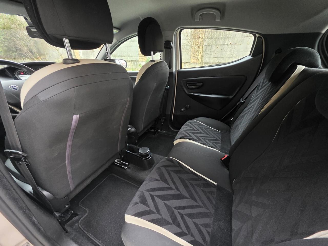 Lancia Ypsilon 1.2cc 69cv 5 porte Gold