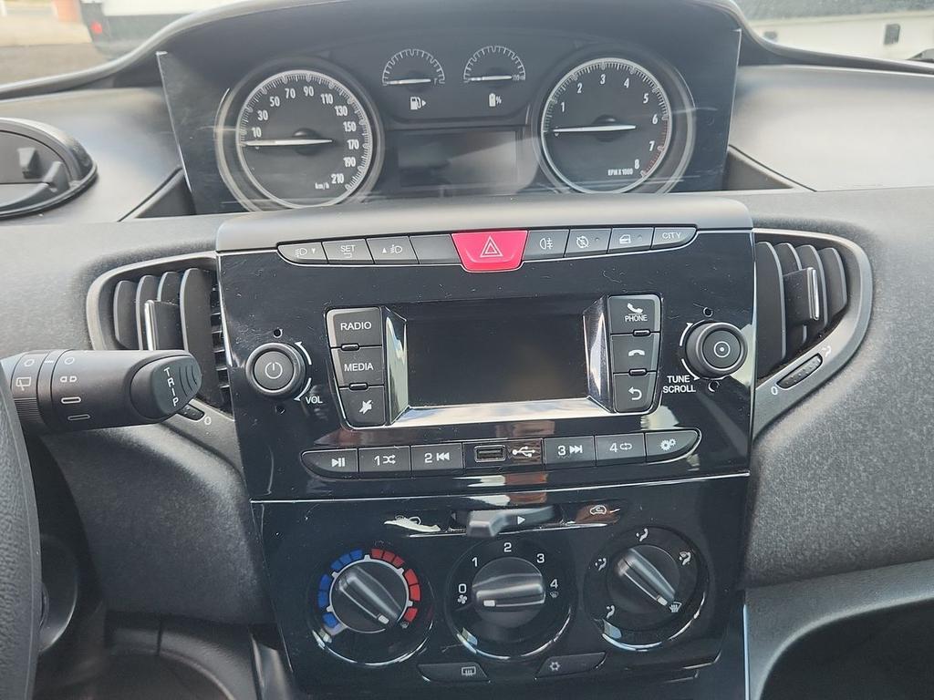 Lancia Ypsilon 1.0 hybrid Silver s&s 70cv