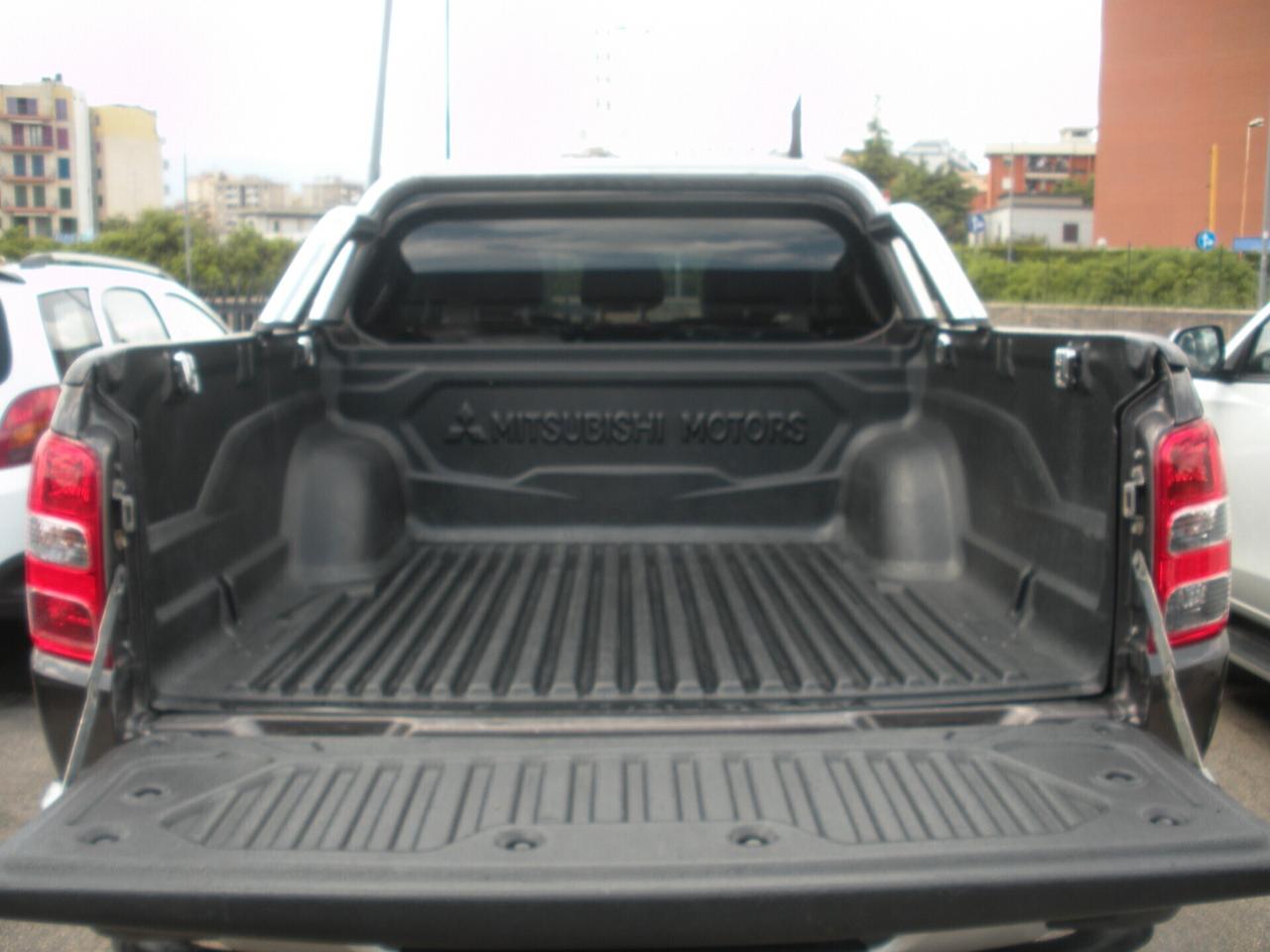 Mitsubishi L200 2.4 DI-D/181CV Double Cab Intense Hp Mivec SDA