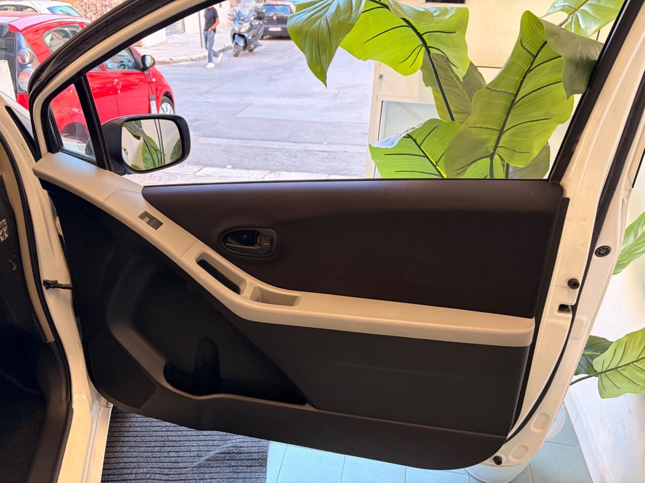 Toyota Yaris 1.0 12 MESI DI GARANZIA NUOVISSIMA
