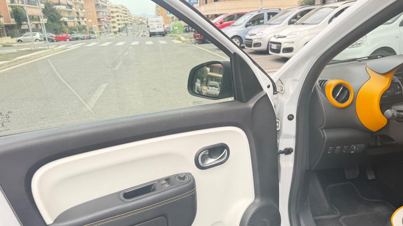 Renault Twingo TCe 95 CV Intens LED PDC NAVI BLUETOOTH CAR PLAY CERCHI 16 VETRI OSCURATI