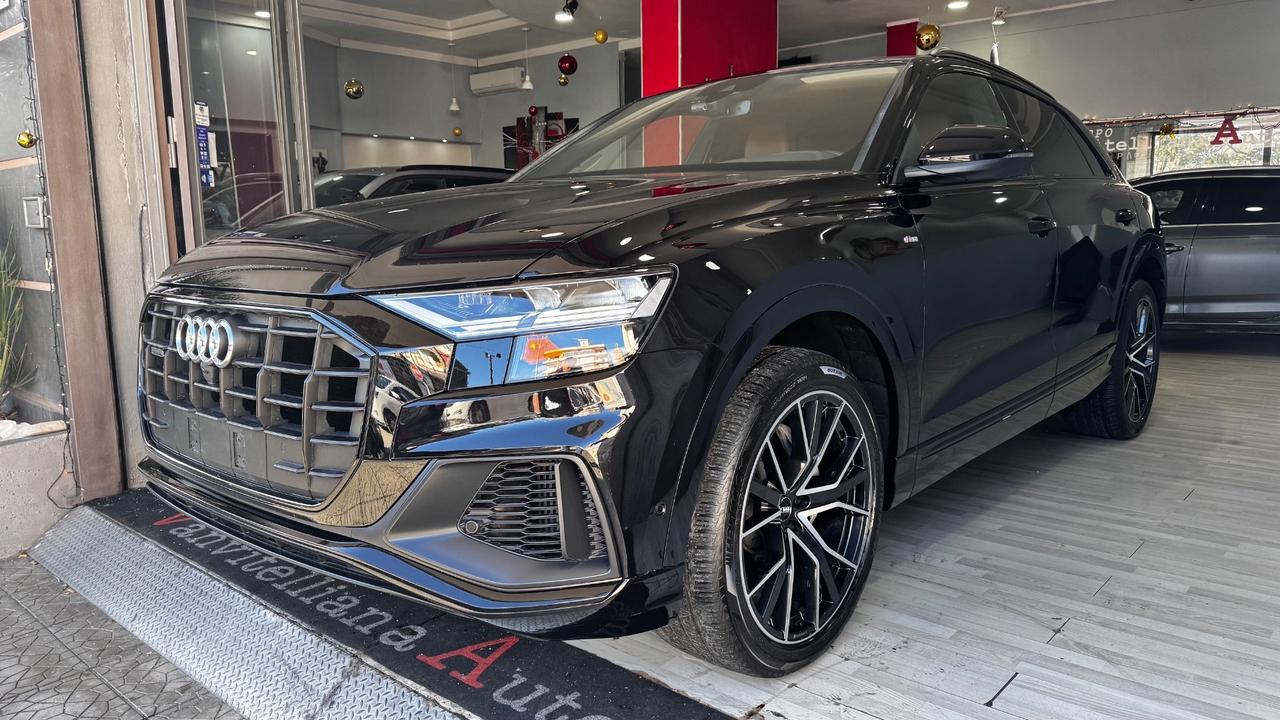 Audi Q8 55 TFSI quattro tiptronic