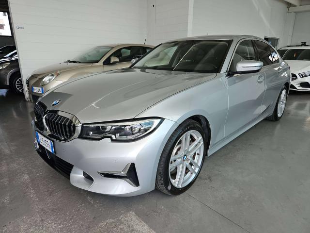 BMW 330 Berlina 330i Luxury CV 258 auto