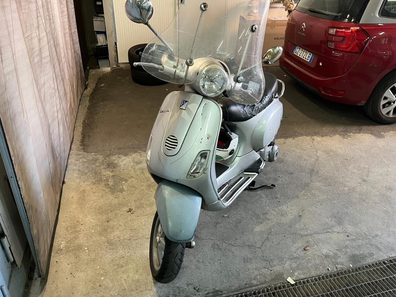 Piaggio Vespa 150 LX