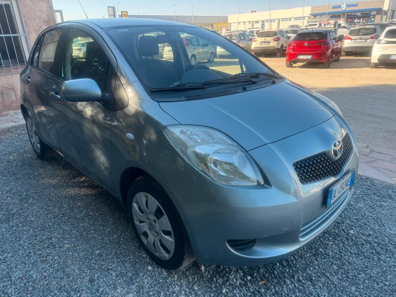 Toyota Yaris 1.0 5 porte