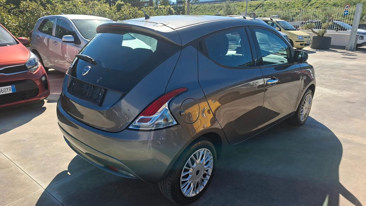 Lancia Ypsilon 1.2 69 CV 5 porte 2017