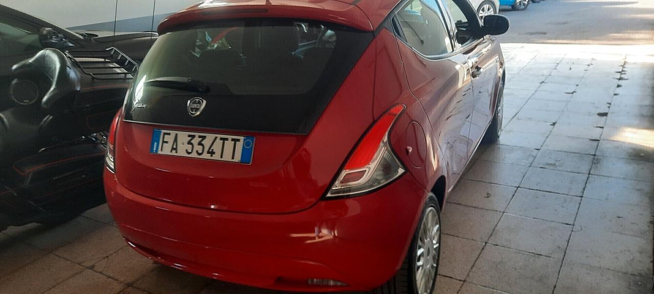 Lancia Ypsilon cc12 benzina anno 2015