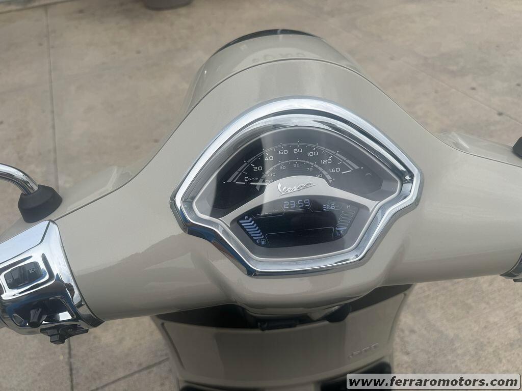 PIAGGIO VESPA 300 GTS KM0 TUA A SOLI 74 EURO AL MESE