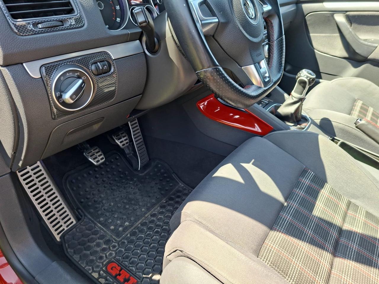 Volkswagen Golf GTI 2.0 16V TFSI 5p. MAN. TORNADO RED ASI