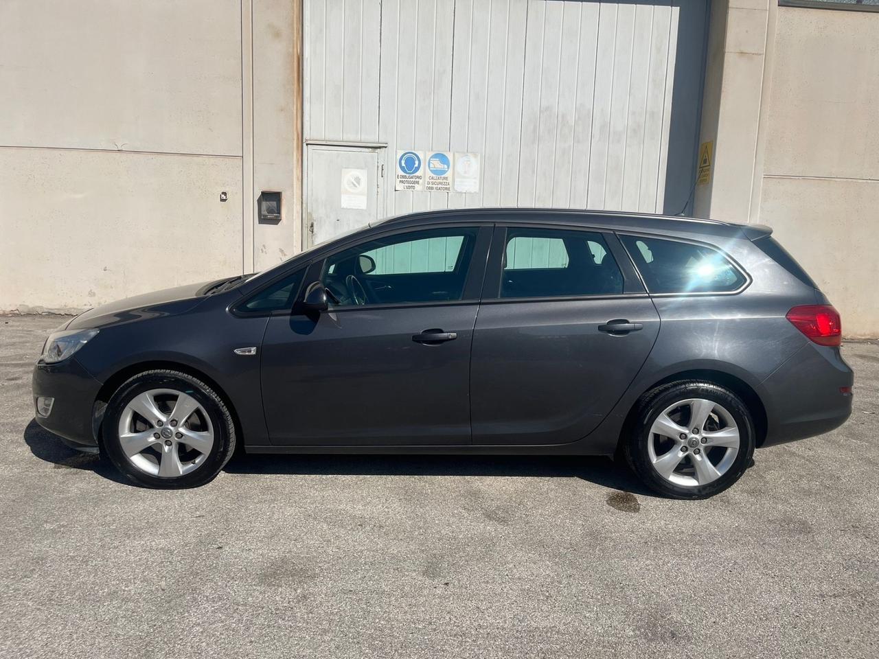 Opel Astra 1.7 CDTI Sports Tourer Cosmo 148000 km