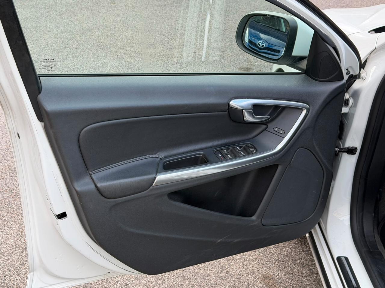 Volvo V60 D2 Geartronic Momentum N1