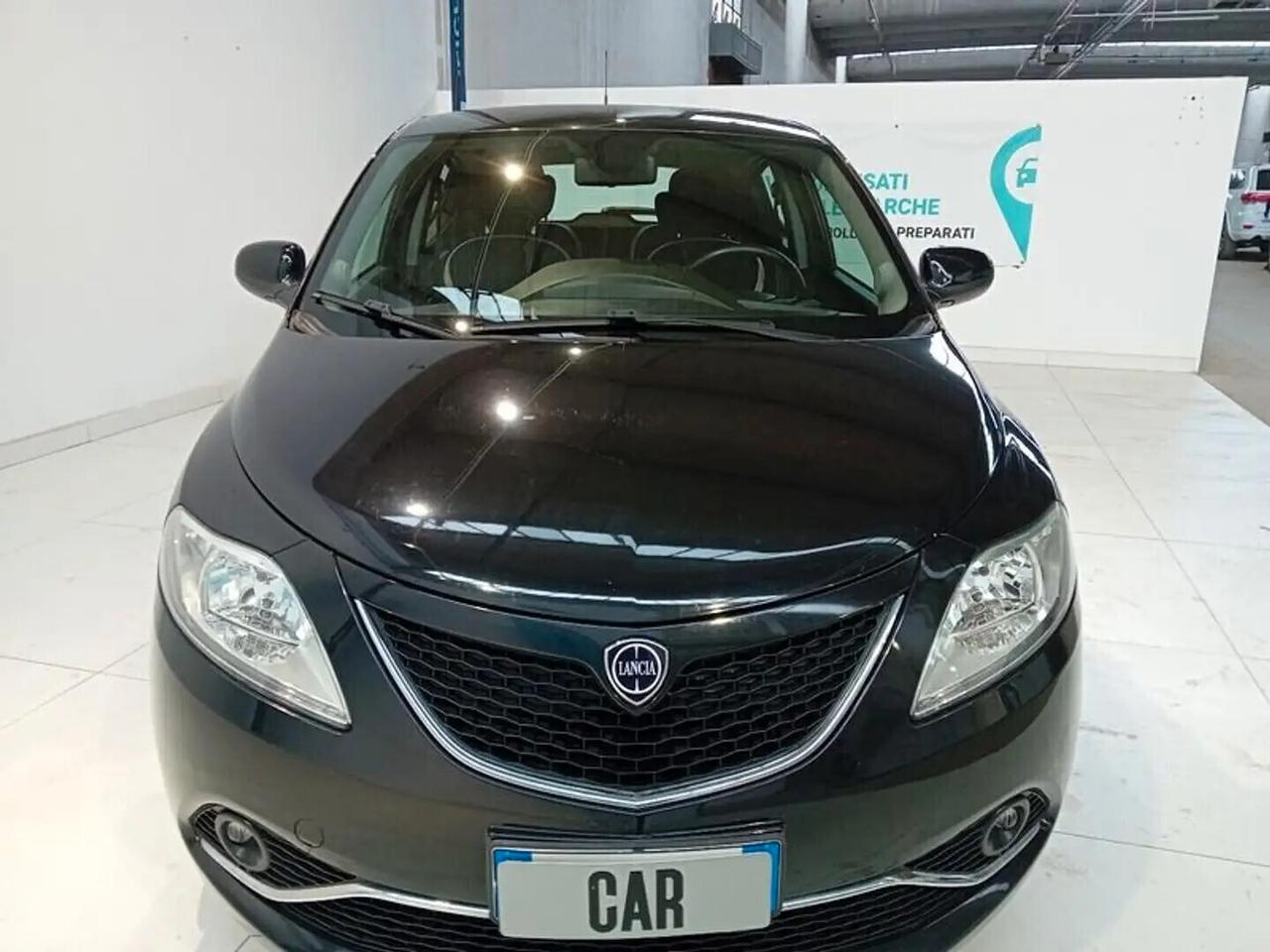 Lancia Ypsilon 1.2 69 CV 5 porte S&S Gold