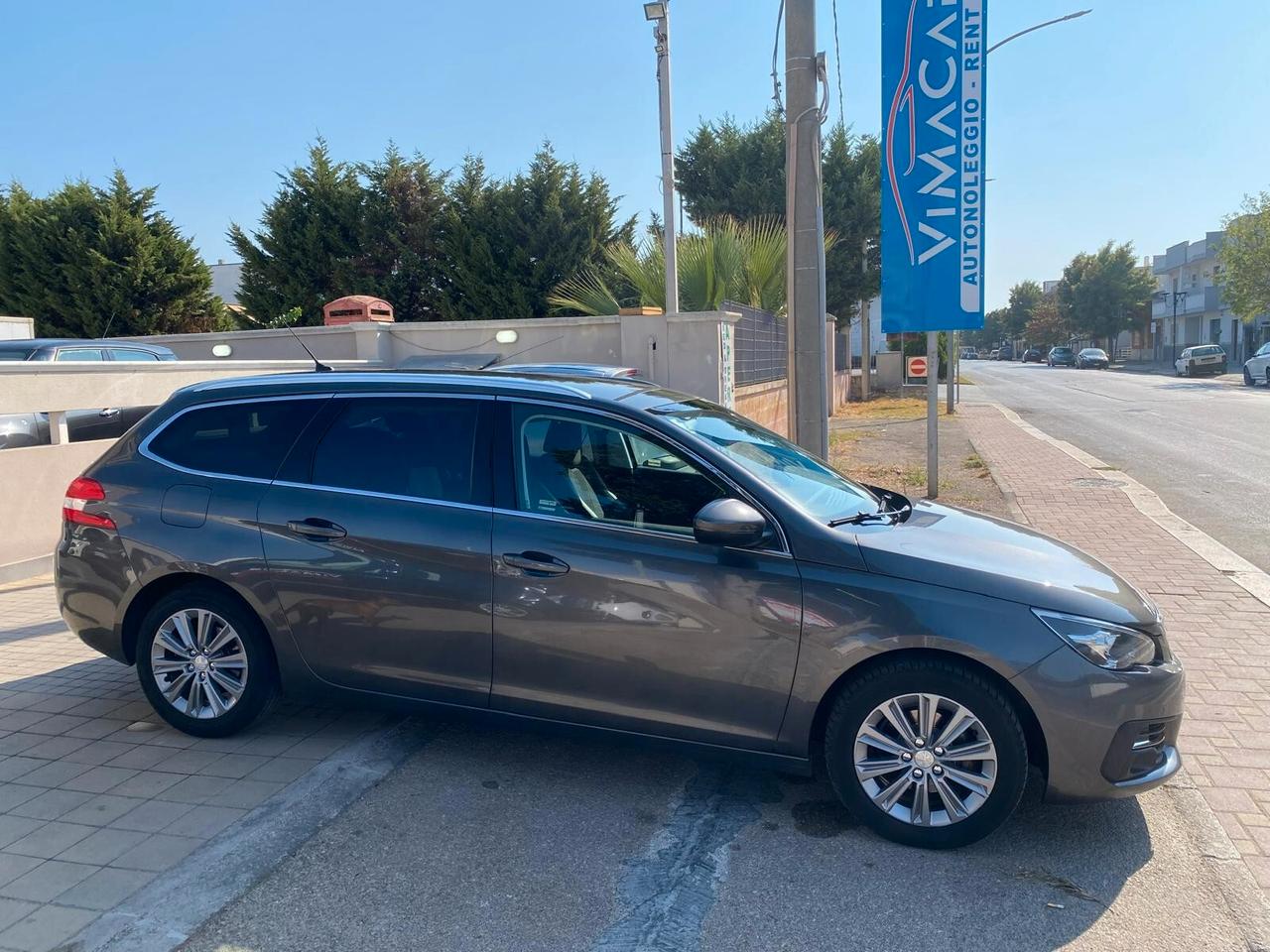 Peugeot 308 blue hdi 1.5 allure