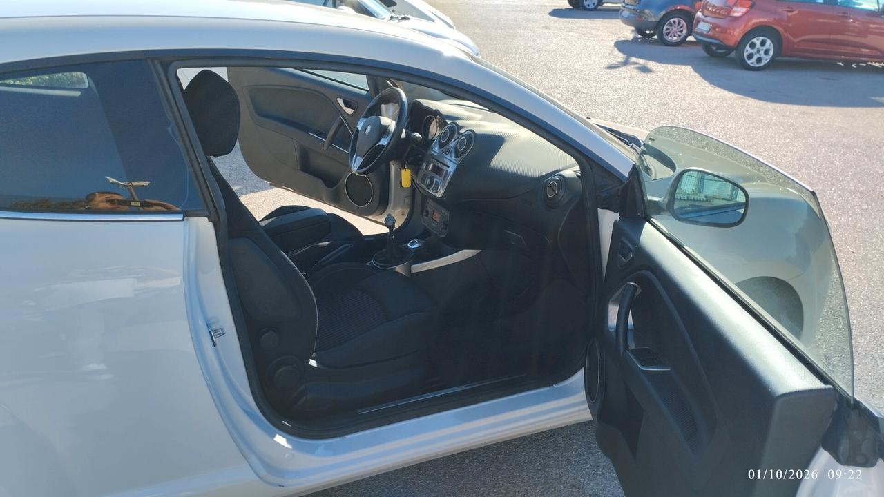 Alfa Romeo MiTo 1.3 JTDm 16V 90 CV Distinctive Sport Pack