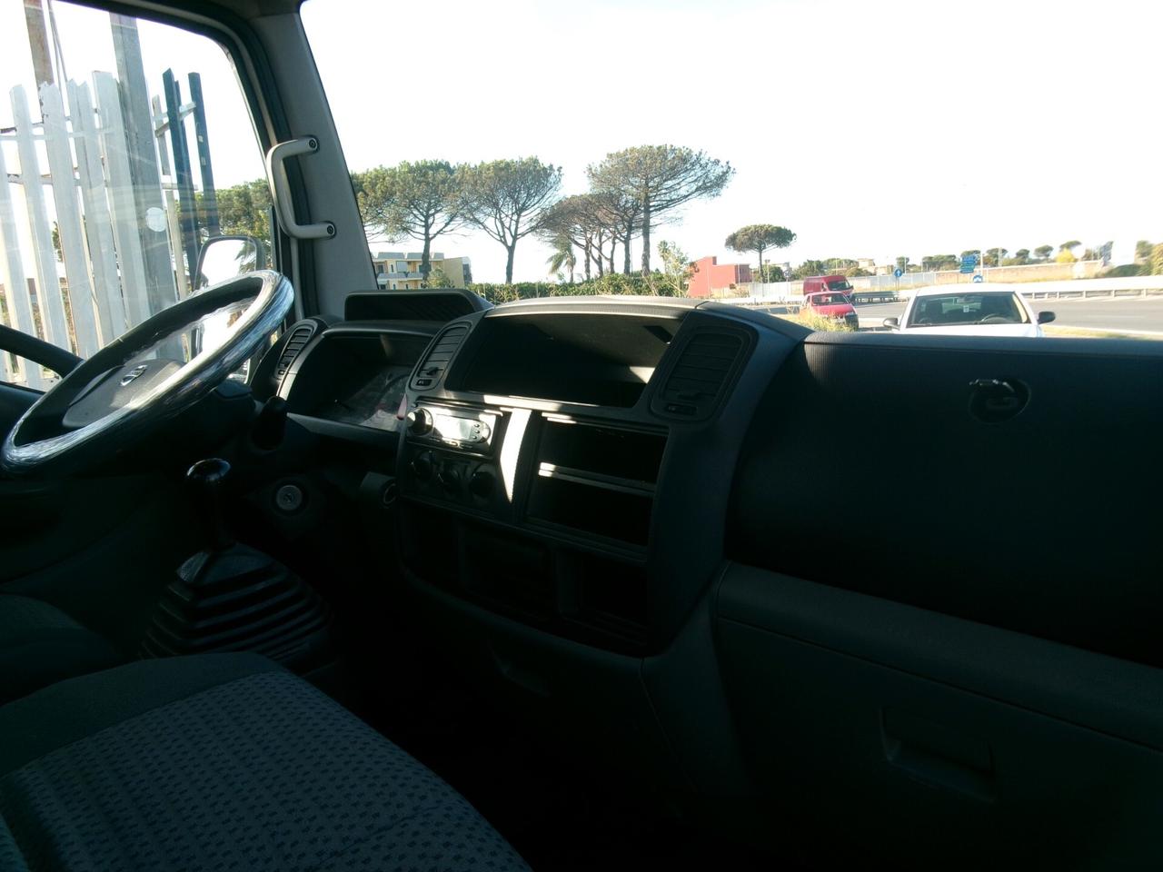 Nissan Cabstar 35-12 EURO 5 2.5 120CV CASSONE FISSO CORTO DA 3.25 METRI