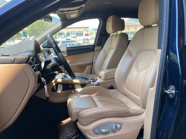 PORSCHE Macan 2.0
