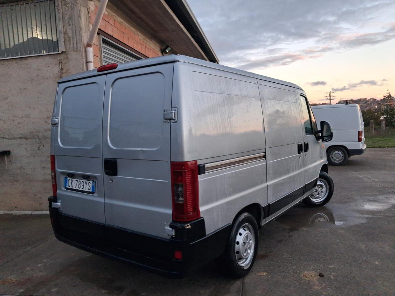 Peugeot Boxer 330CS 2.8 HDi cat PC-TA Furgone