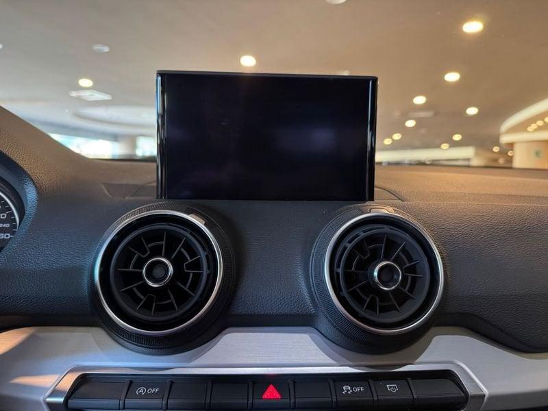 Audi Q2 Q2 30 TFSI Business Design