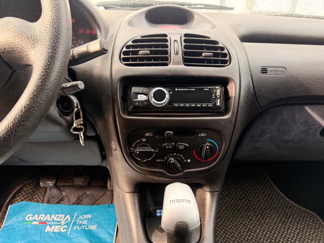 Peugeot 206 1.1 3p. XT