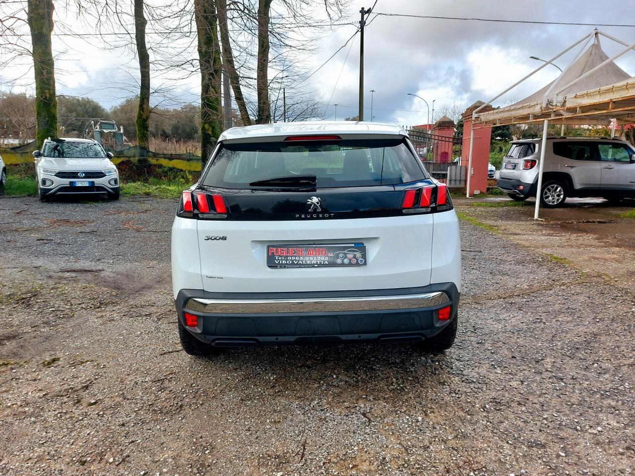 Peugeot 3008 1.5 130CV Business EAT8 Business-2020