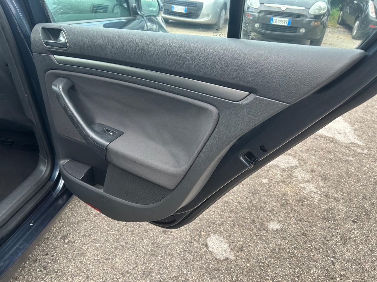 Volkswagen Golf 1.9 TDI 5p