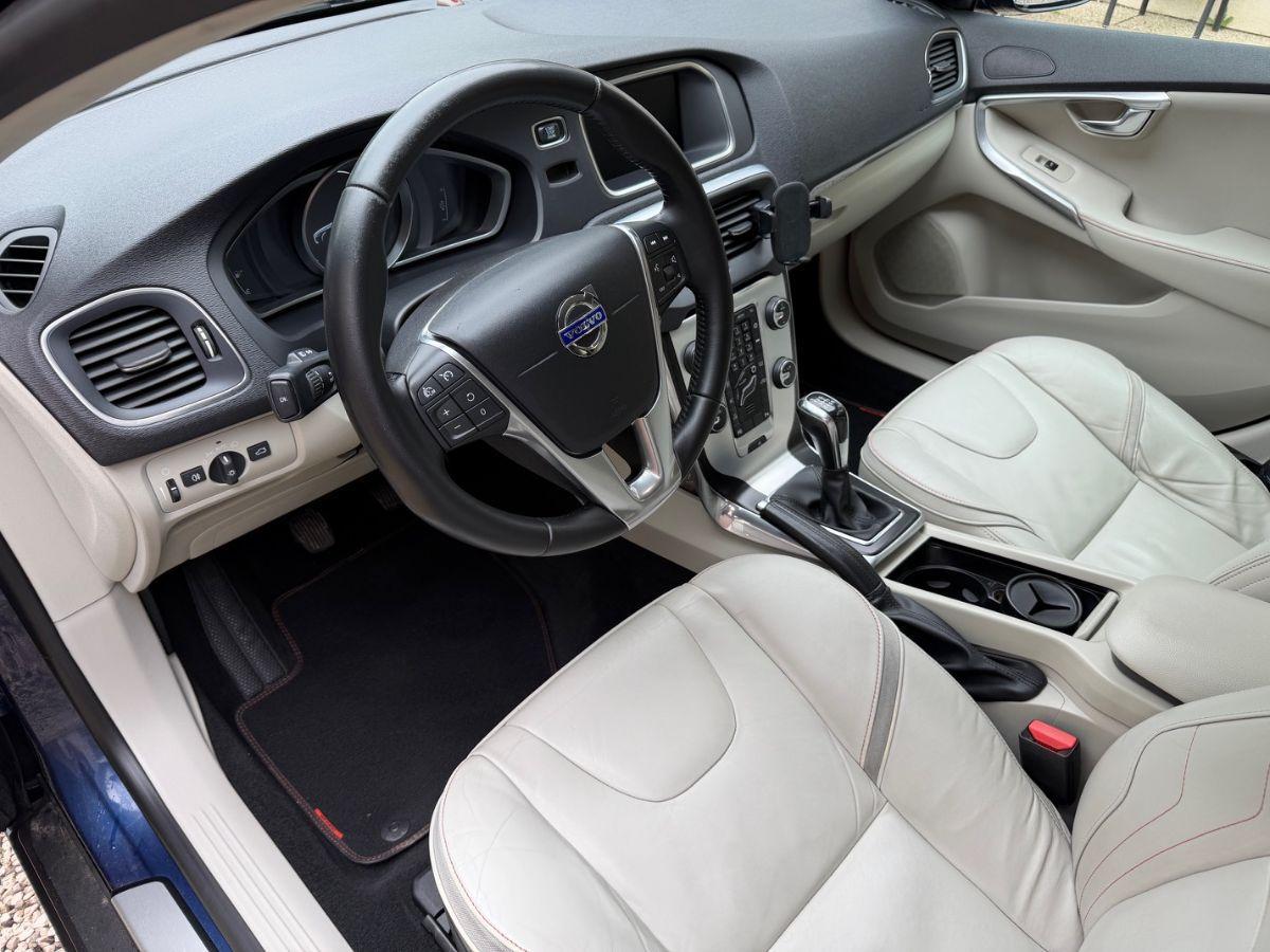 VOLVO - V40 Cross Country - D2 Volvo Ocean Race